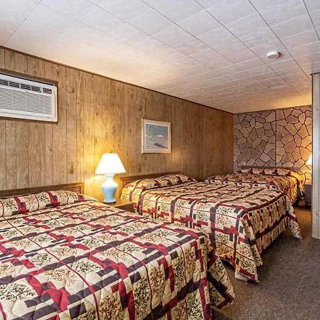 Motel Ely Bagian luar foto