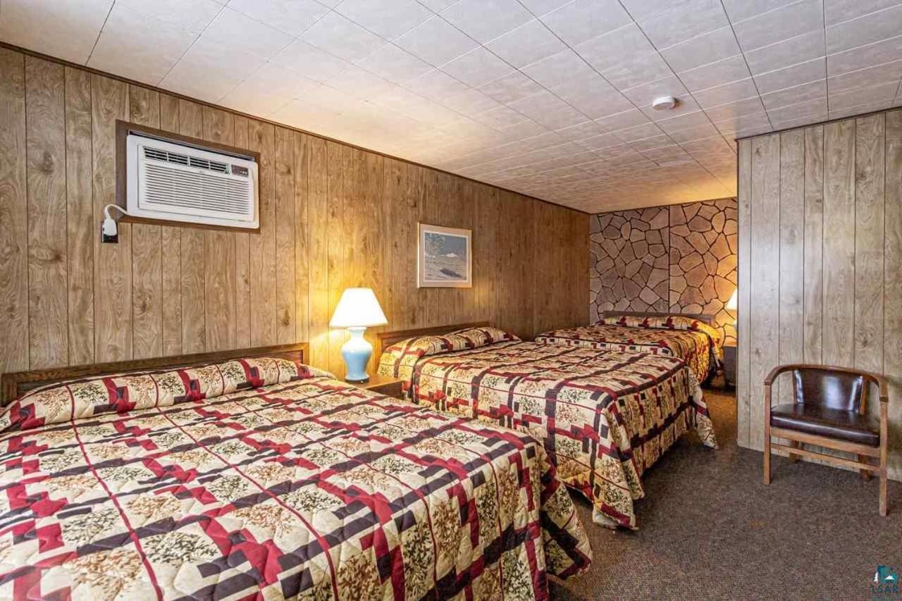 Motel Ely Bagian luar foto