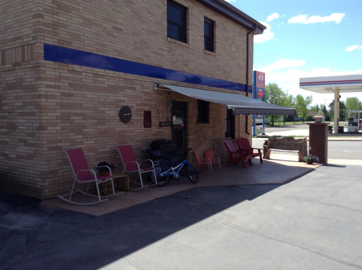 Motel Ely Bagian luar foto