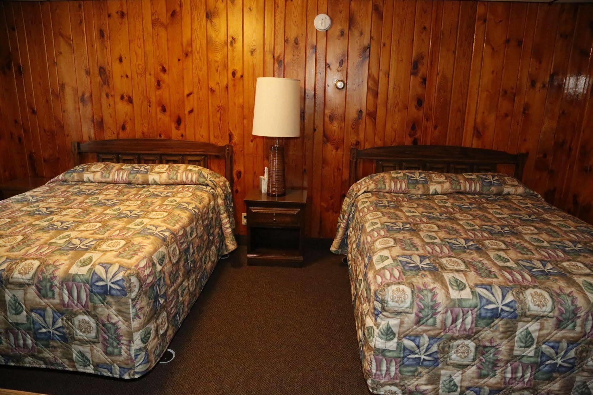 Motel Ely Bagian luar foto