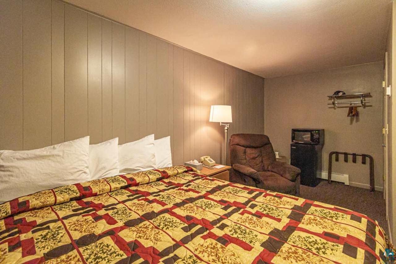 Motel Ely Bagian luar foto